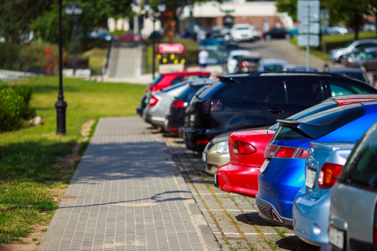 Parkplatzmangel Wohngebiet: Lösungen die funktionieren